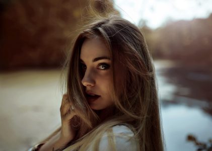 Capelli che sembrano sporchi subito dopo il lavaggio: residui, prodotti e risciacquo